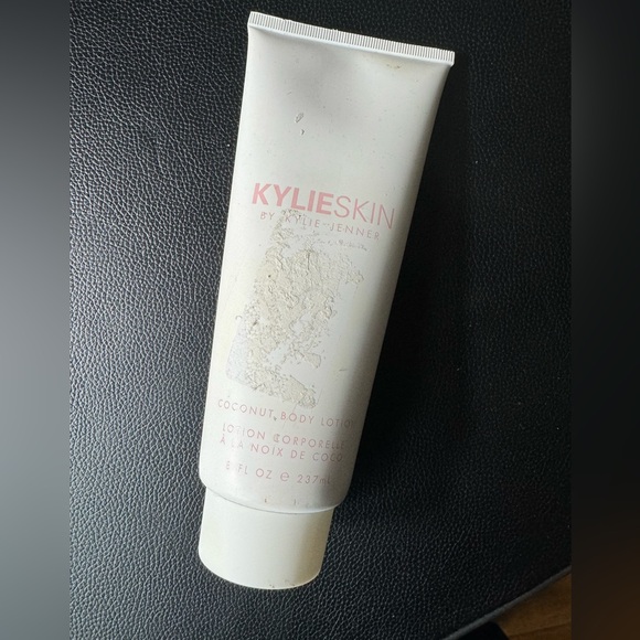 Kylie Skin body lotion coconut - Picture 1 of 3